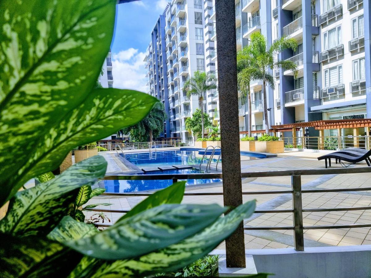 One Palm Tree Villas Condo Across Naia Terminal 3 Manila Eksteriør billede
