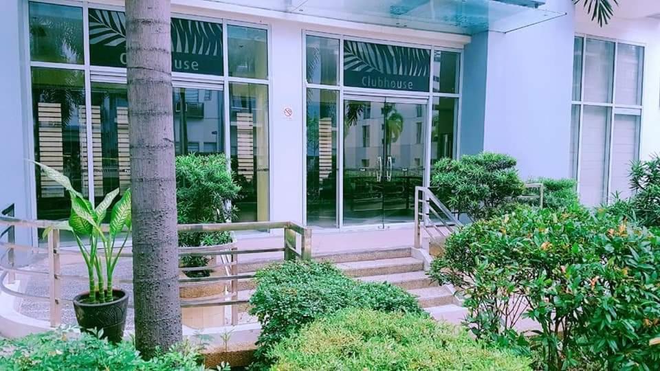 One Palm Tree Villas Condo Across Naia Terminal 3 Manila Eksteriør billede