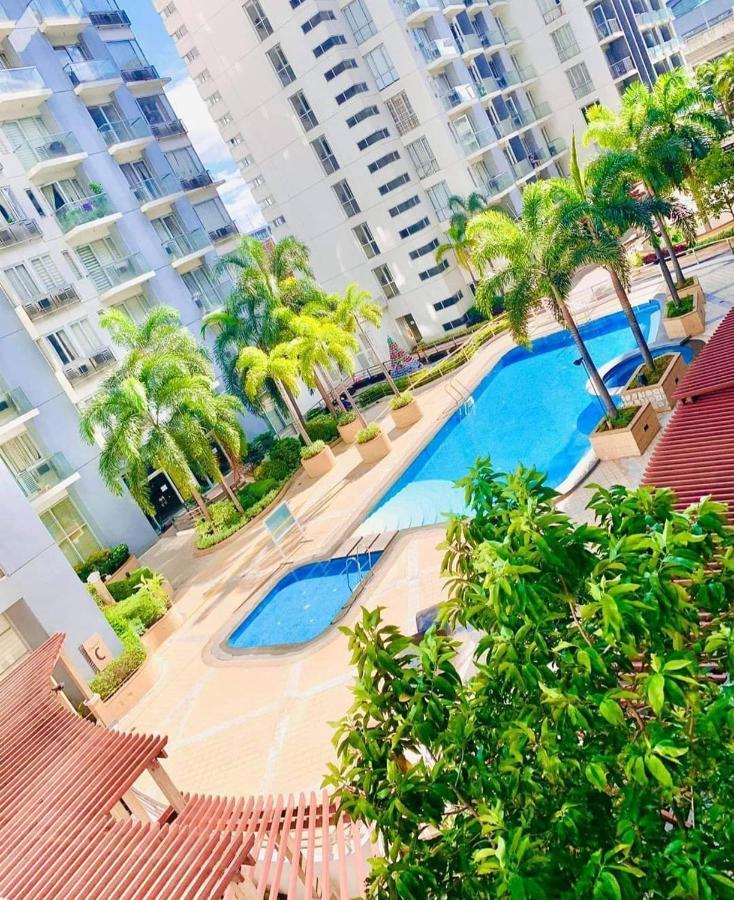 One Palm Tree Villas Condo Across Naia Terminal 3 Manila Eksteriør billede