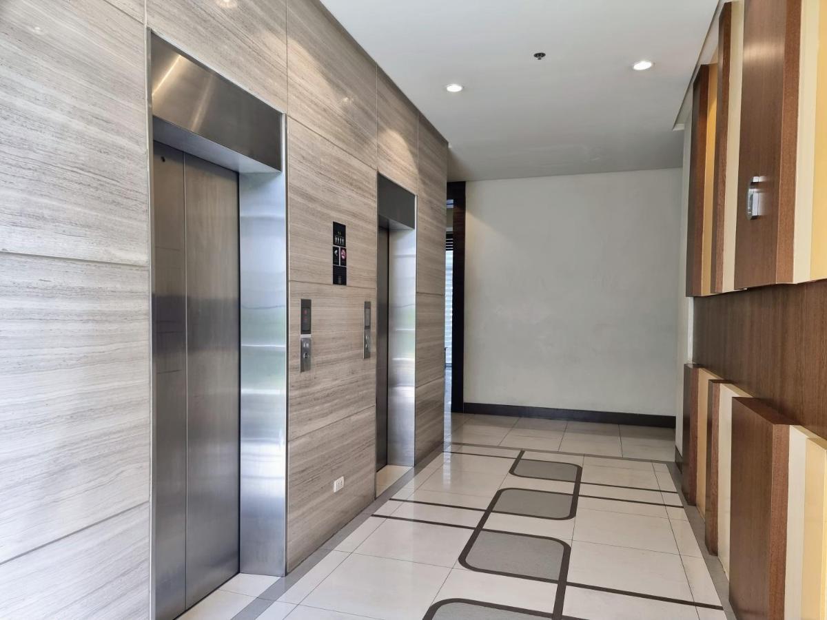One Palm Tree Villas Condo Across Naia Terminal 3 Manila Eksteriør billede