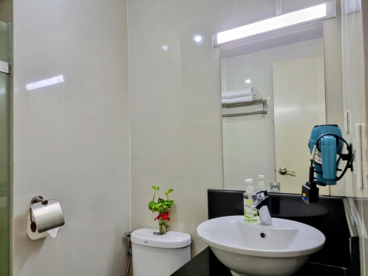 One Palm Tree Villas Condo Across Naia Terminal 3 Manila Eksteriør billede