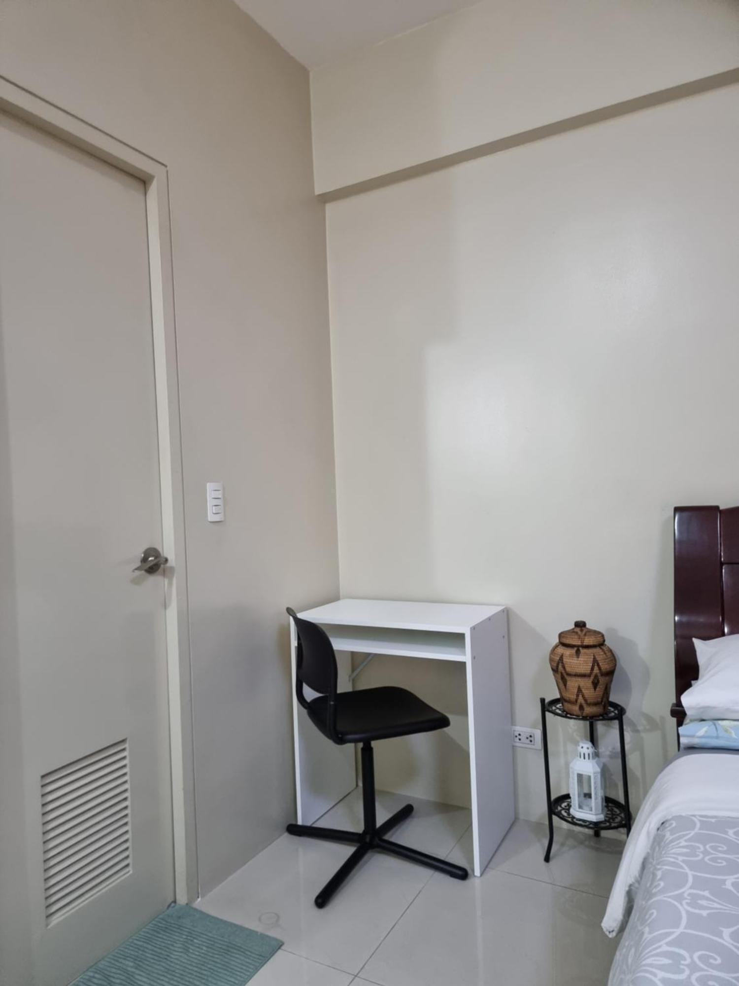 One Palm Tree Villas Condo Across Naia Terminal 3 Manila Eksteriør billede